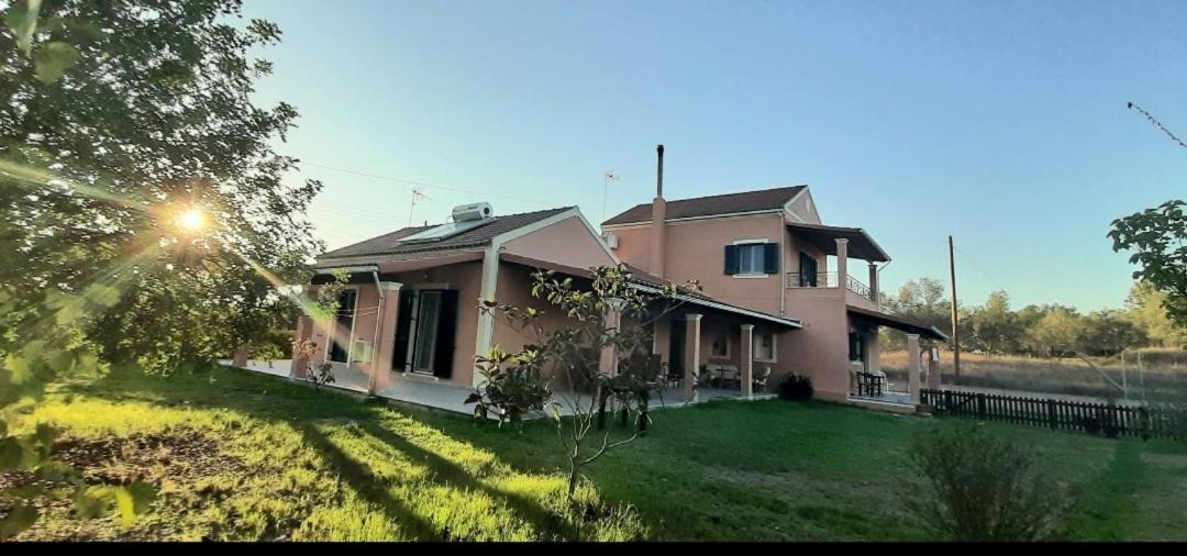 Lonelia'S Family Homes Lefkími Kültér fotó